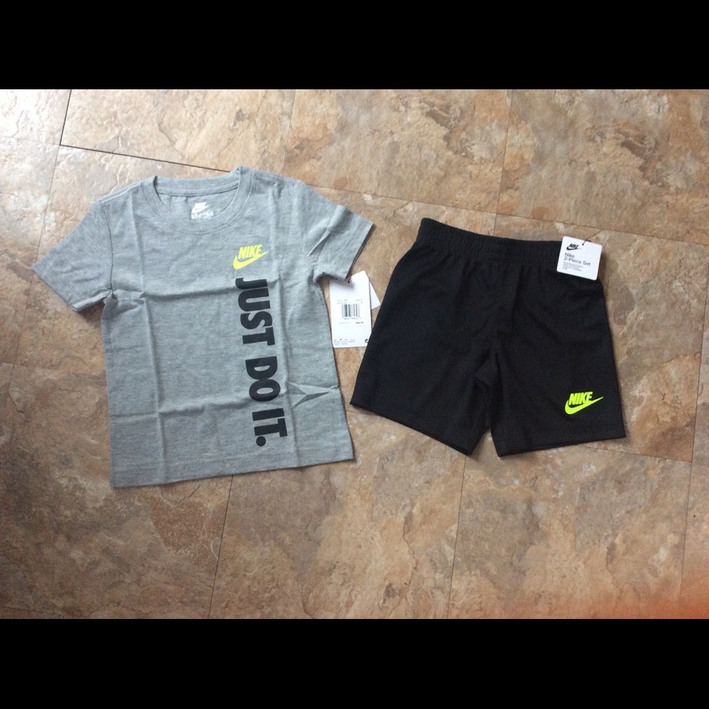 Boy’s Nike shorts set size 4 NWT